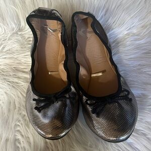 Report metallic pewter silver ballet flat shoe size 7.5